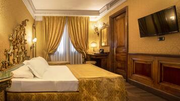 Superior-Zimmer, Gartenblick | Minibar, Zimmersafe, individuell eingerichtet, Schreibtisch