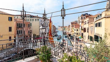 Panoramic Room, Terrace, Canal View | City view