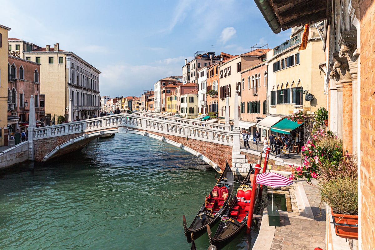 Chambre Supérieure, vue canal | Vue de la chambre