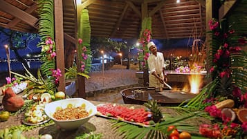 Se sirven desayunos, comidas, cenas y cocina caribeña