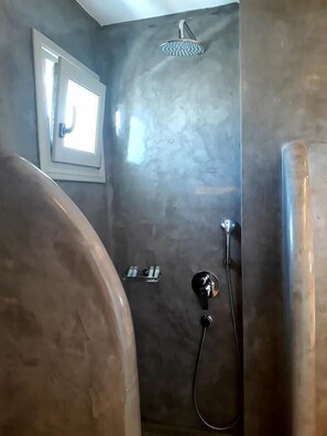 Double or Twin Room | Bathroom | Shower, free toiletries, hair dryer, towels - Okeanis Beach (Santorini)