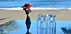 Frühstück, Mittagessen, griechische Küche, Speisen im Freien 