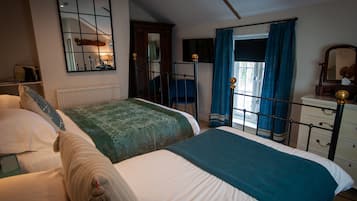 三人房, 獨立浴室 (Family (Sleeps 3)) | 1 間睡房、埃及棉床單、高級寢具、獨特設計