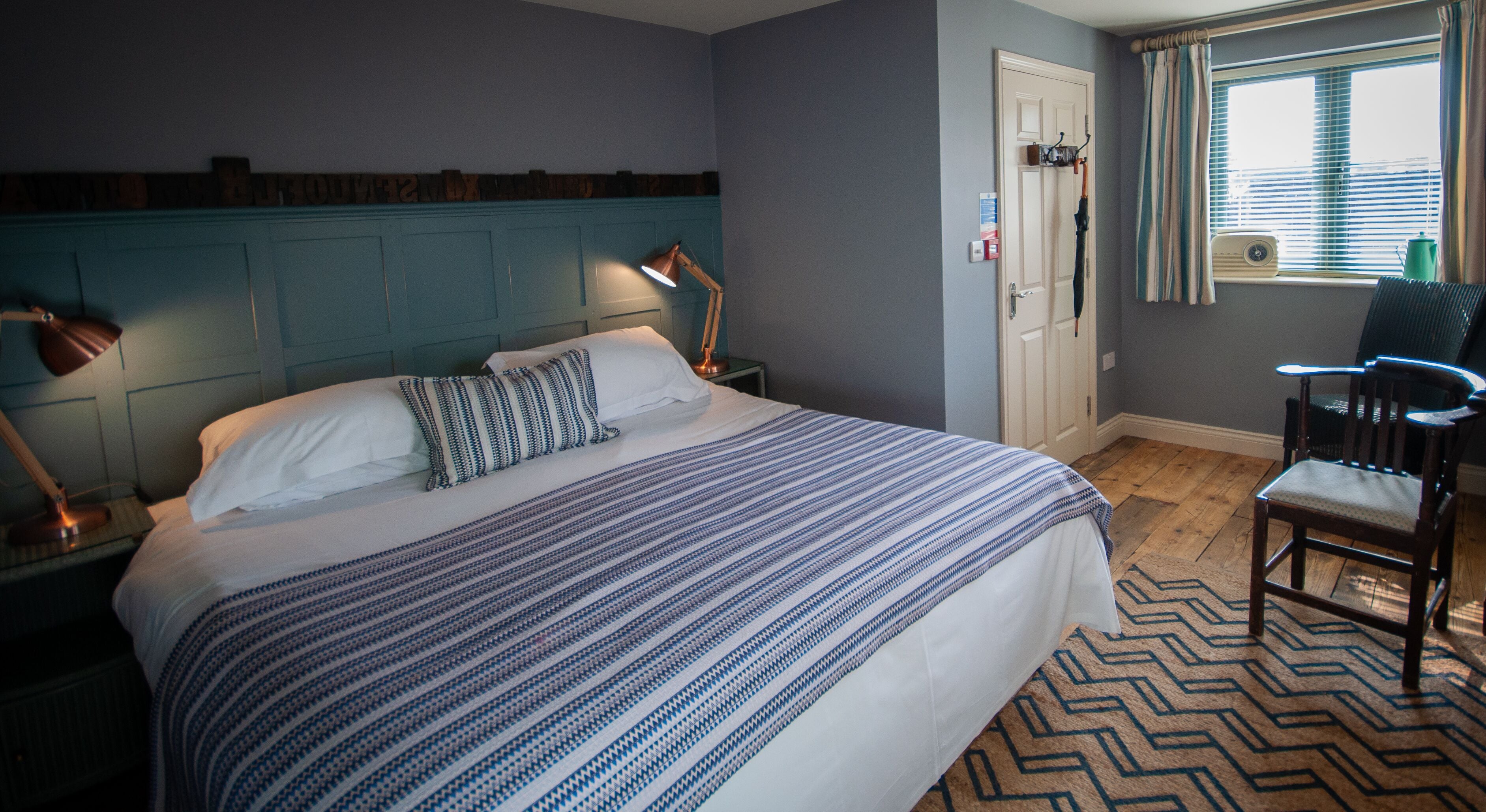 Habitación clásica con 1 cama matrimonial o 2 individuales, baño en la habitación (Super King) | Baño | Amenidades de baño de diseñador, secadora de cabello, toallas 