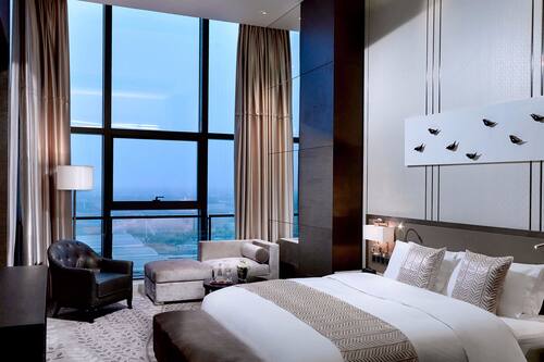 Presidential Suite The Level | Free minibar items, in-room safe, desk, soundproofing