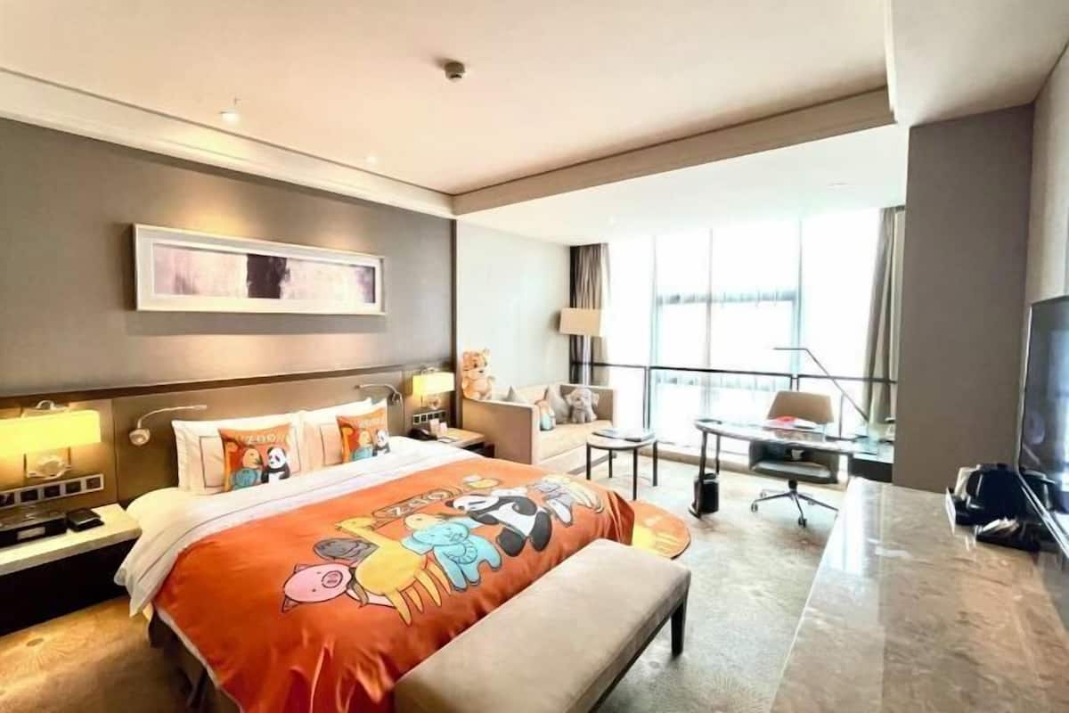 Free minibar items, in-room safe, desk, soundproofing