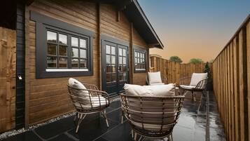 Luxury Cabin, Shared Bathroom | Exterior