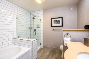 Bathroom - Best Western Plus Stevenson Manor (Calistoga)