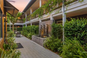 Exterior - Best Western Plus Stevenson Manor (Calistoga)