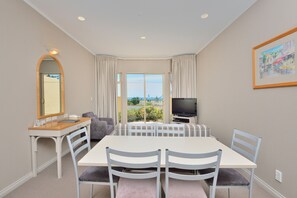 View from room - Shoreline Motel (Napier)