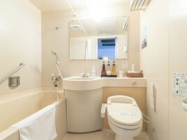 Combined shower/tub, free toiletries, hair dryer, bathrobes