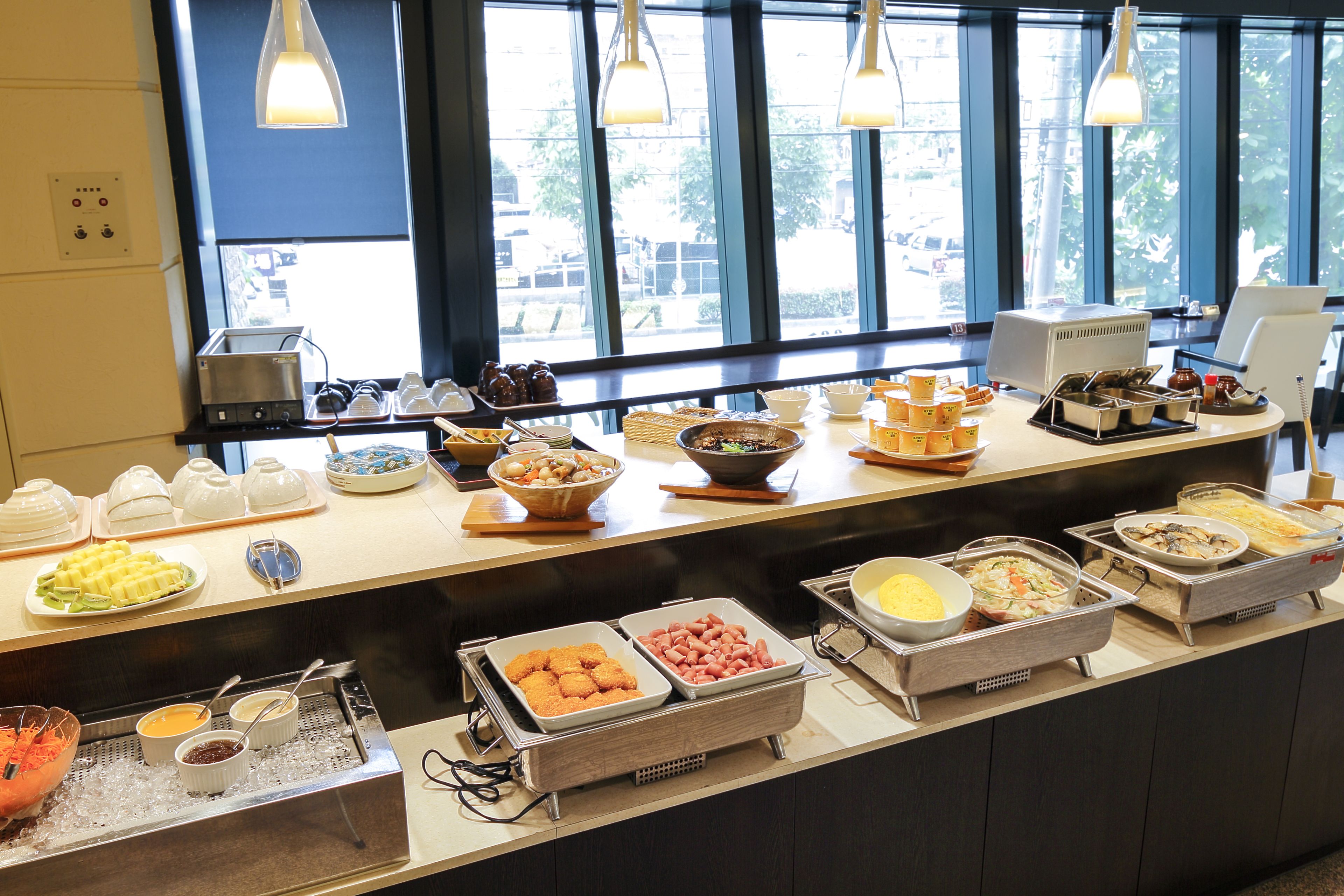 daily buffet breakfast (jpy 900 per person)