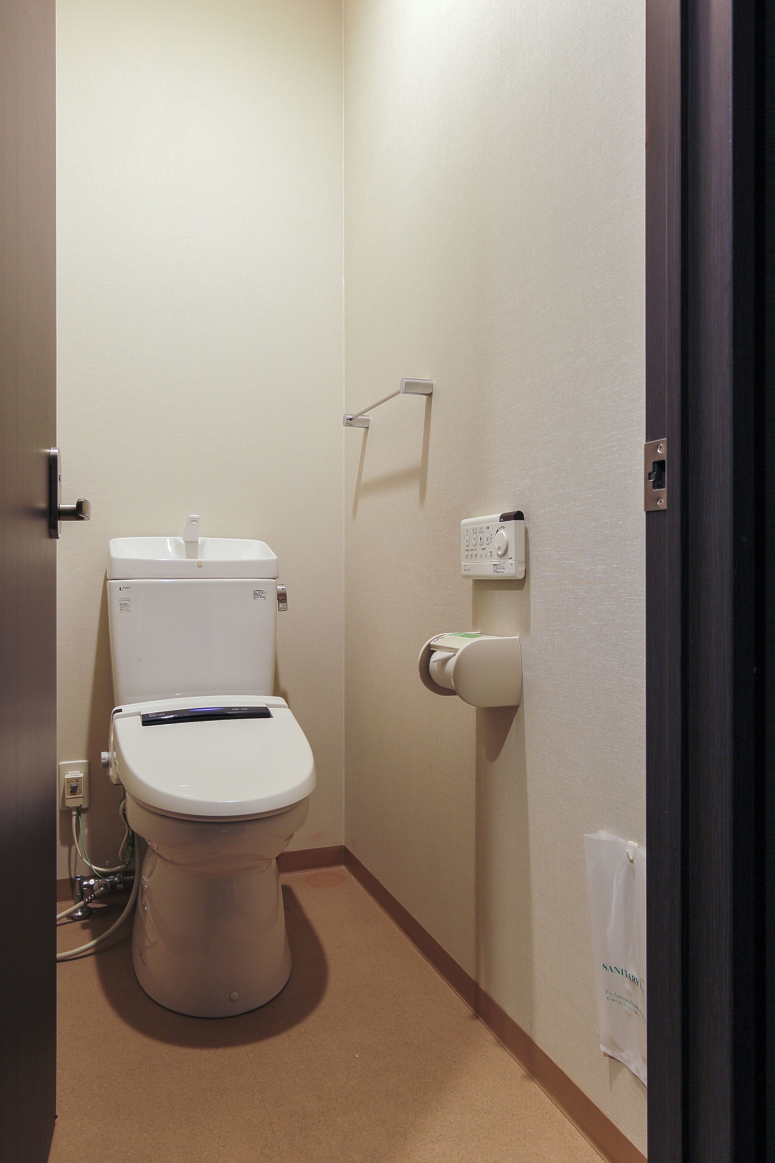 down duvets, in-room safe, desk, iron/ironing board