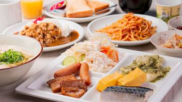 Daily buffet breakfast for a fee