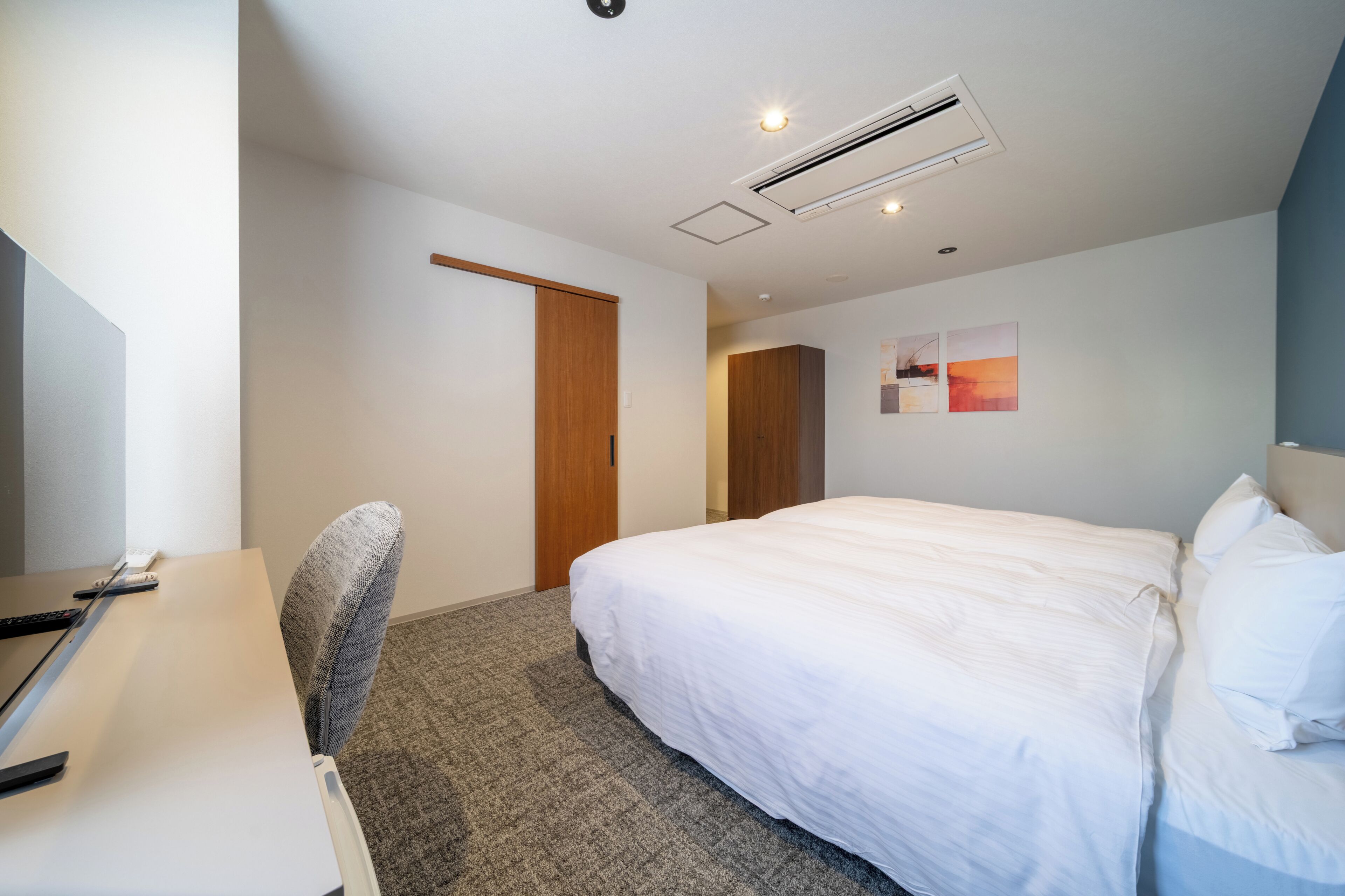 Deluxe Twin Room, Non Smoking | Desk, free WiFi, bed sheets