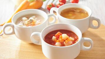 Daily buffet breakfast (JPY 1870 per person)