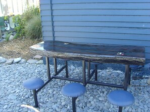 Outdoor dining - Big Tree Lodge Methven - Hostel (Methven)