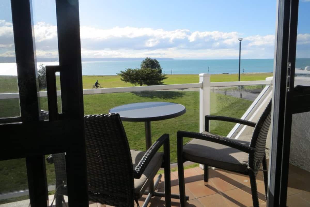 Studio with Sea View | Laptop workspace, iron/ironing board, WiFi (free), bed sheets