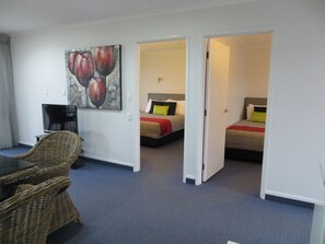 Two Bedroom Suite | Living room | 43-inch LCD TV with satellite channels, TV - Harbour View Motel on Ahuriri Beach in Napier NZ with sea view suites (Napier)