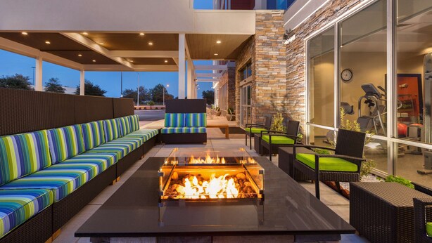 Terrace/patio - Home2 Suites by Hilton Florence, SC (Florence)