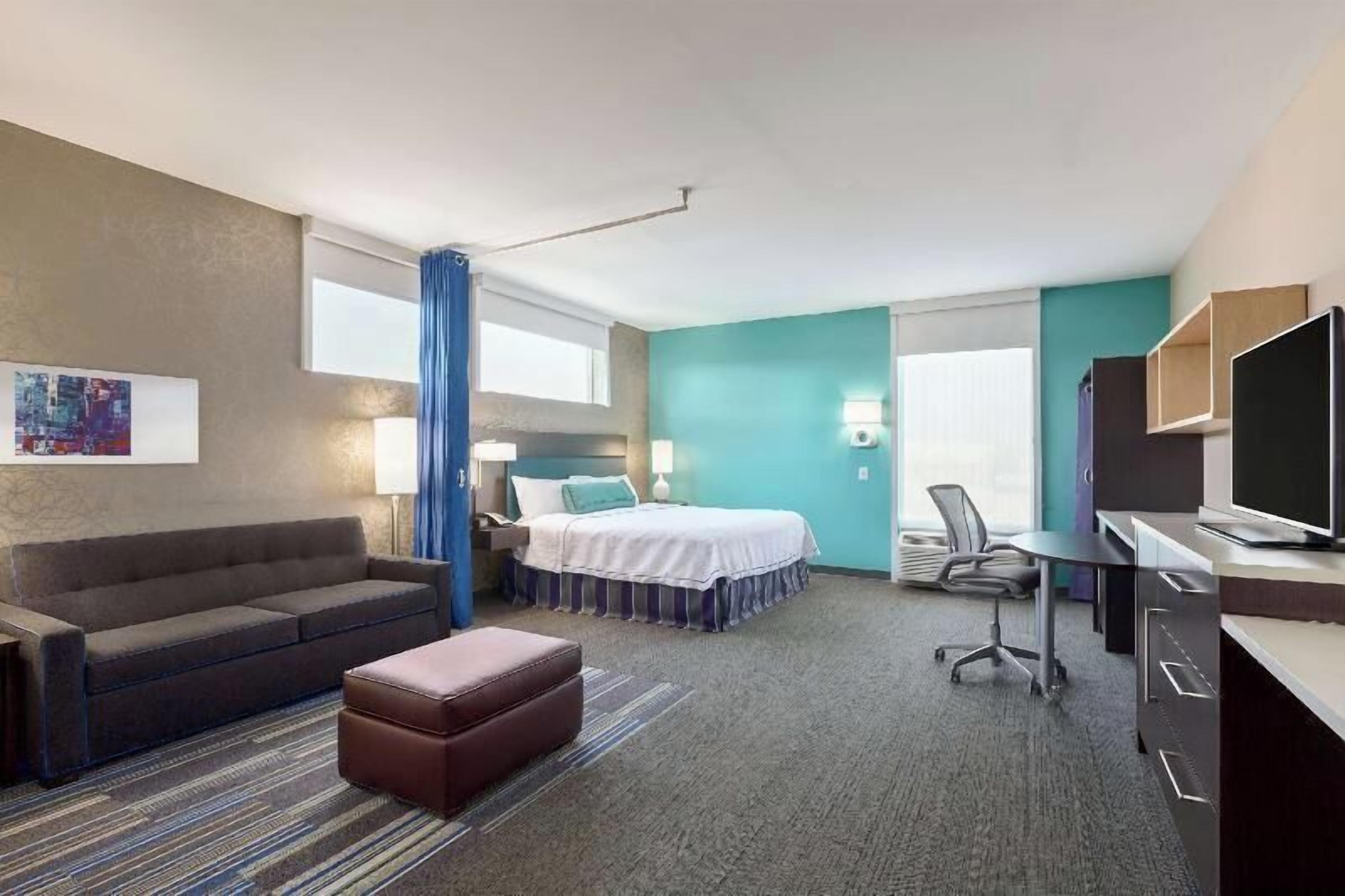 Premium bedding, in-room safe, individually furnished, desk