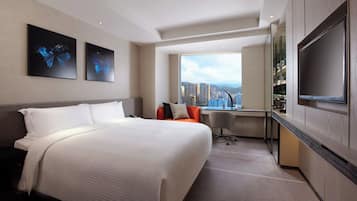 Caja fuerte, escritorio, cortinas opacas y sistema de insonorización