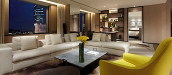 Humble House Hotel Taipei, Curio Collection by Hilton