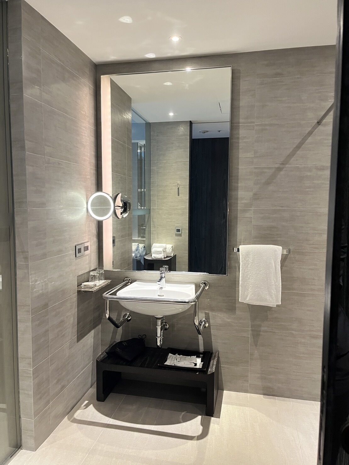 Hair dryer, bathrobes, slippers, bidet