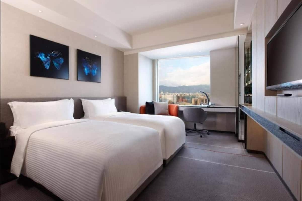In-room safe, desk, blackout drapes, soundproofing