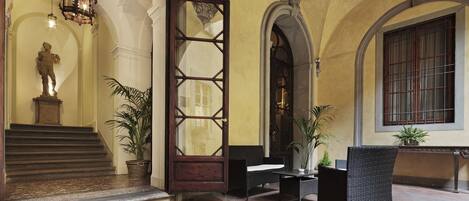 مدخل المنشأة