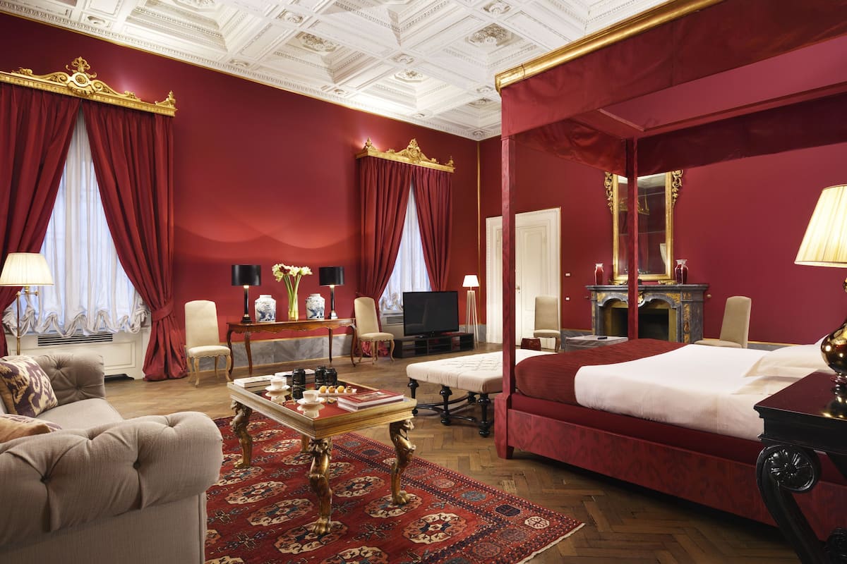 Suite (King) | 1 bedroom, premium bedding, down duvets, minibar