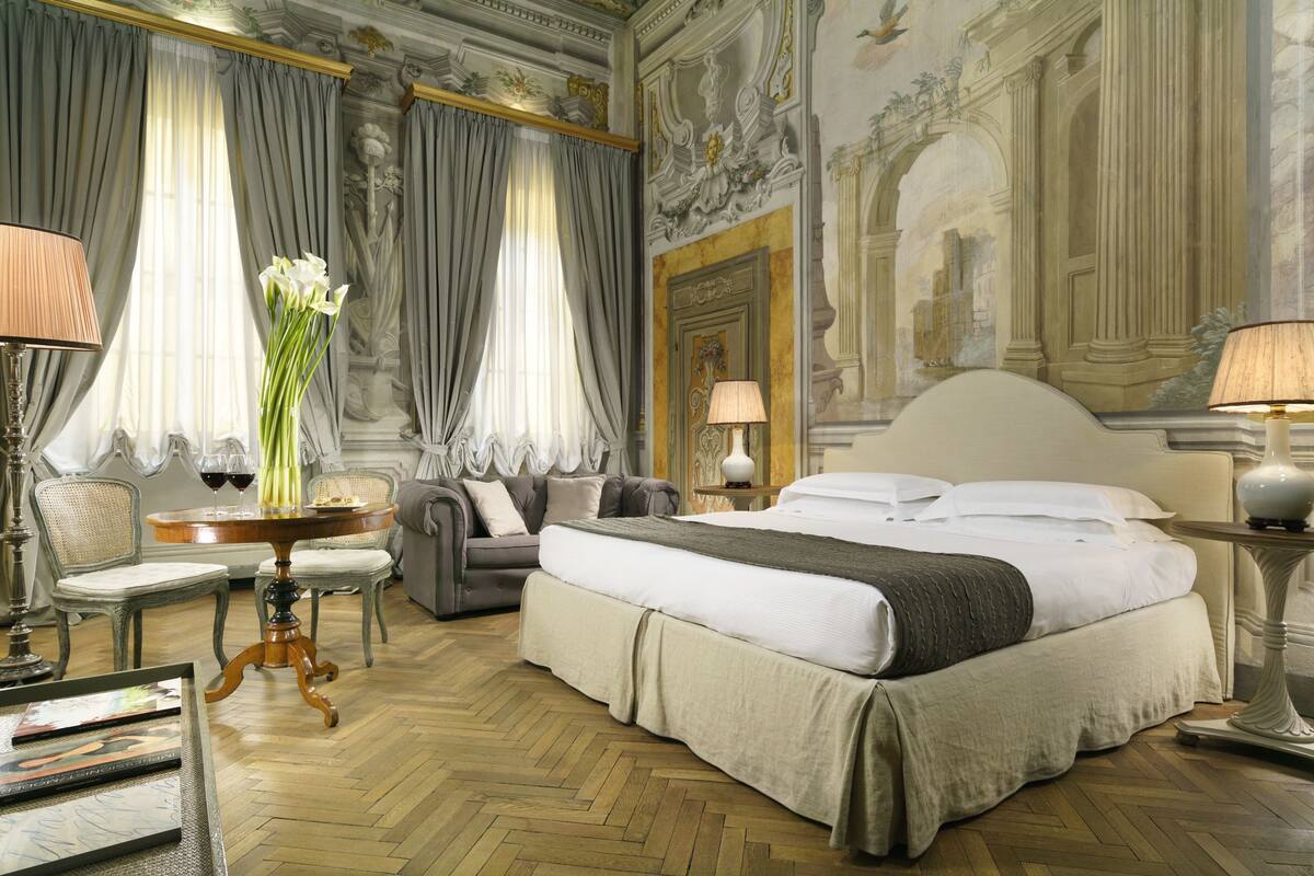 Habitación doble (Prestige) | Ropa de cama de alta calidad, edredones de plumas, minibar y caja fuerte