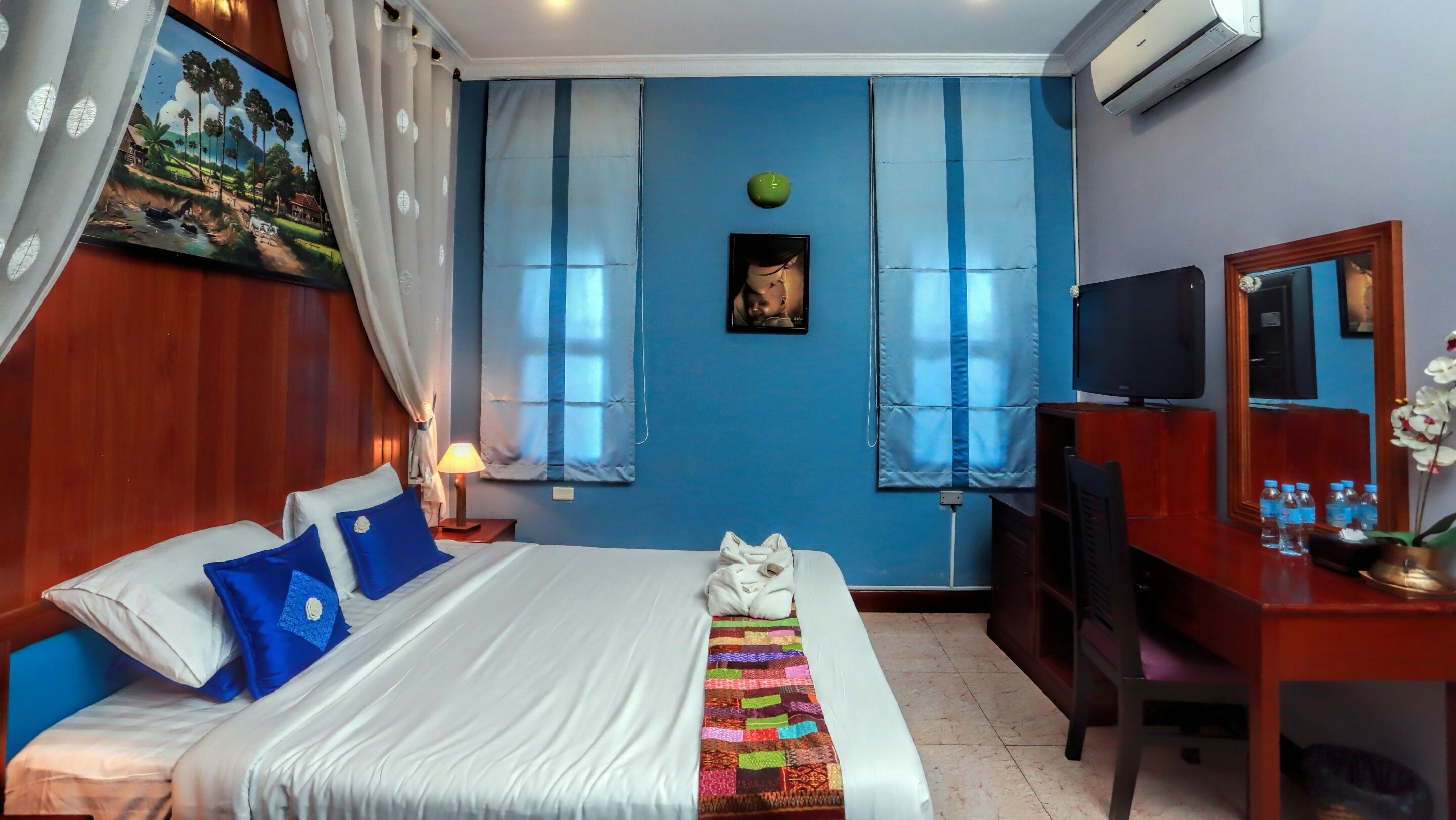 superior king or twin city view room - free pick up | pillow-top beds, minibar, in-room safe, individually decorated