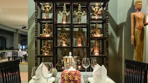 Breakfast, lunch and dinner served - Hotel D'Papillon (Siem Reap)