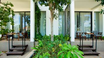 Habitación doble Confort, balcón | Vista al jardín