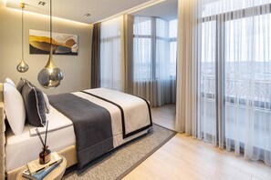 Tempur-Pedic beds, minibar, in-room safe, desk - AHC Taksim Hotel (Istanbul)