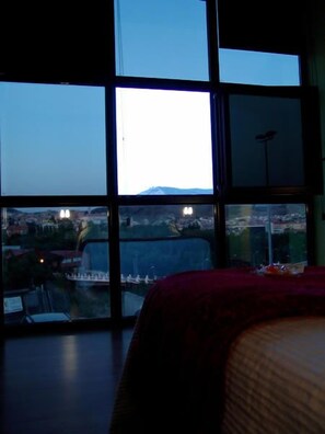 Desk, soundproofing, cribs/infant beds, free WiFi - Hostal Buenavista (Cuenca)