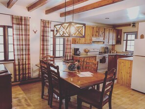 Traditional Chalet, 3 Bedrooms, 2 Bathrooms, Mountain View | Private kitchen | Fridge, microwave, oven, stovetop - Chalet Rustique CRDS Tremblant (Lac-Superieur)