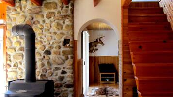 Traditional Chalet, 3 Bedrooms, 2 Bathrooms, Mountain View | Living area | 42-inch flat-screen TV with satellite channels, TV, fireplace