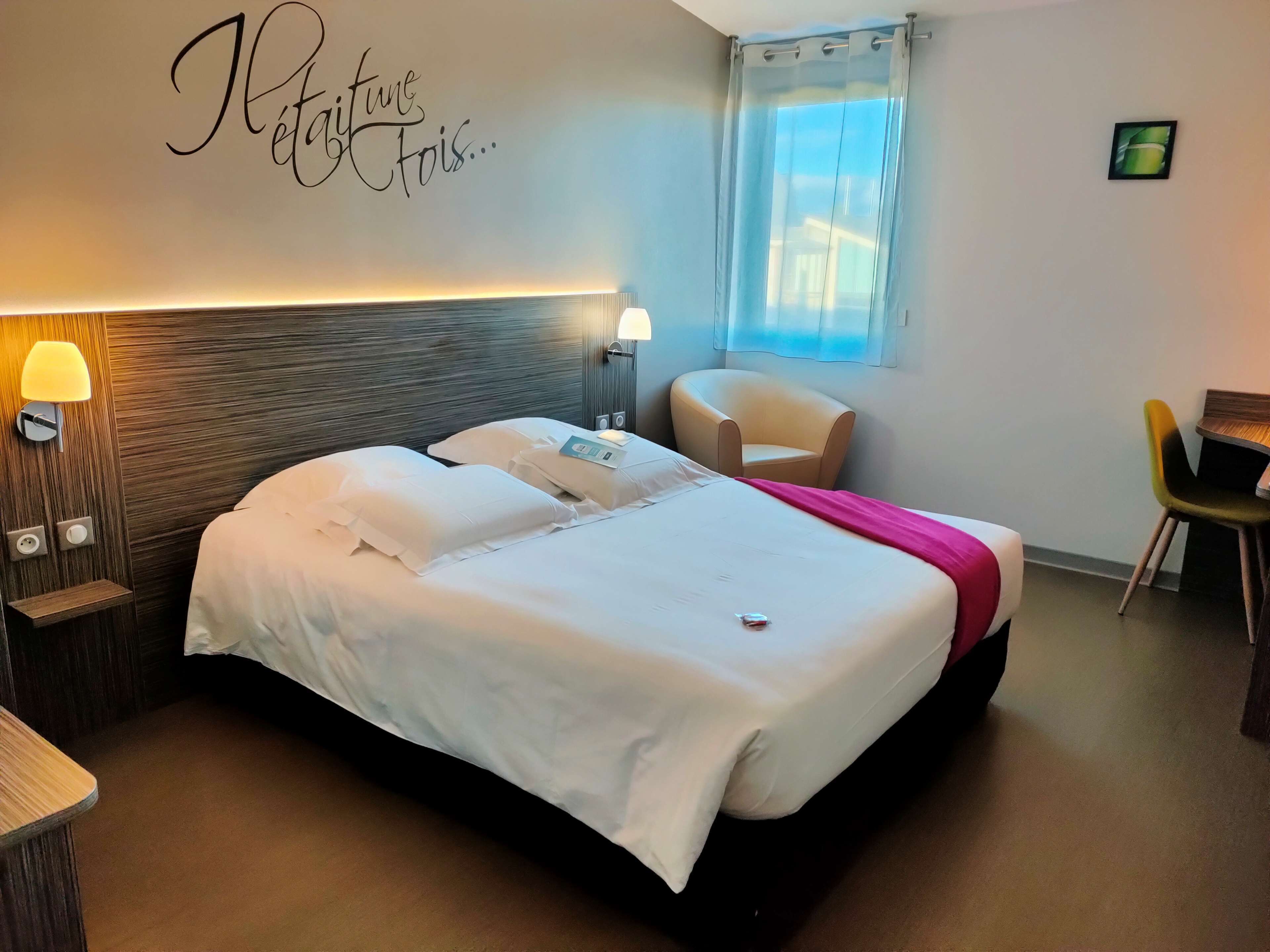 Superior kamer, 1 tweepersoonsbed | Luxe beddengoed, een bureau, geluiddichte muren, gratis babybedden