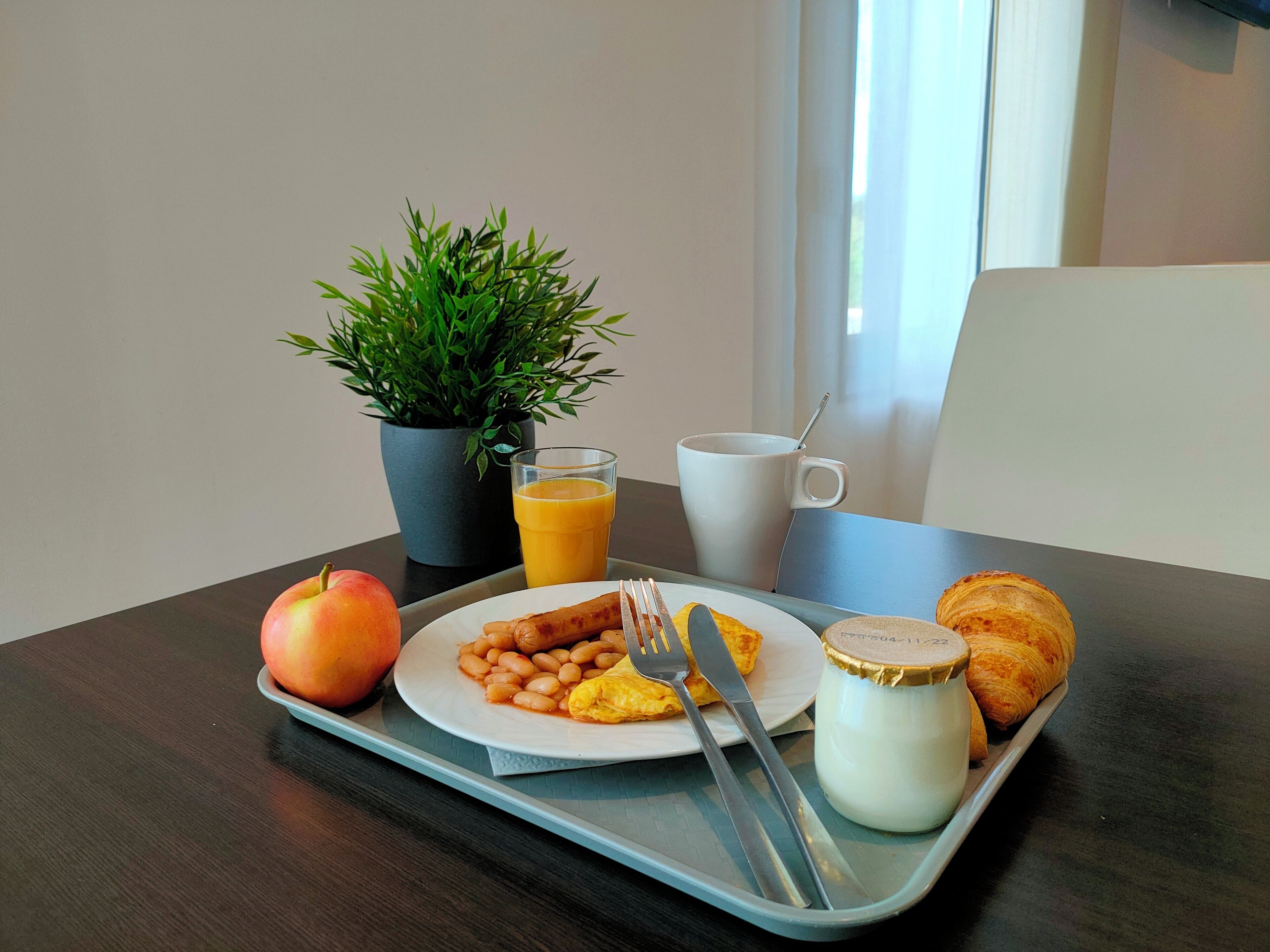 daily buffet breakfast (eur 11.90 per person)