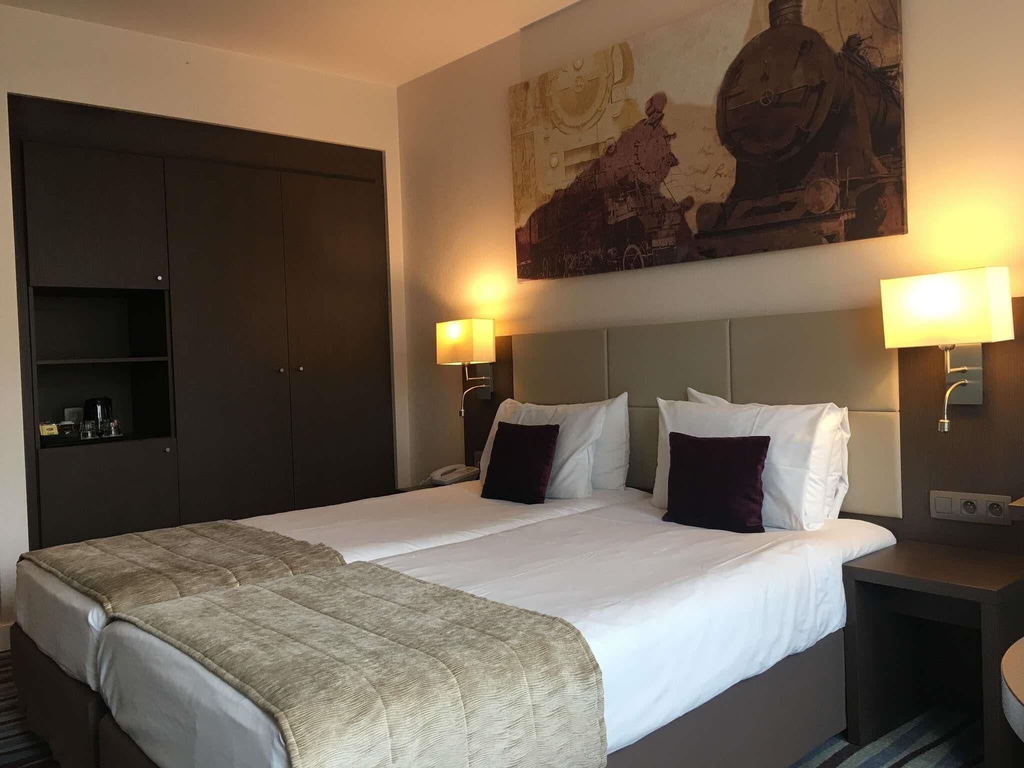 Minibar, in-room safe, desk, blackout curtains