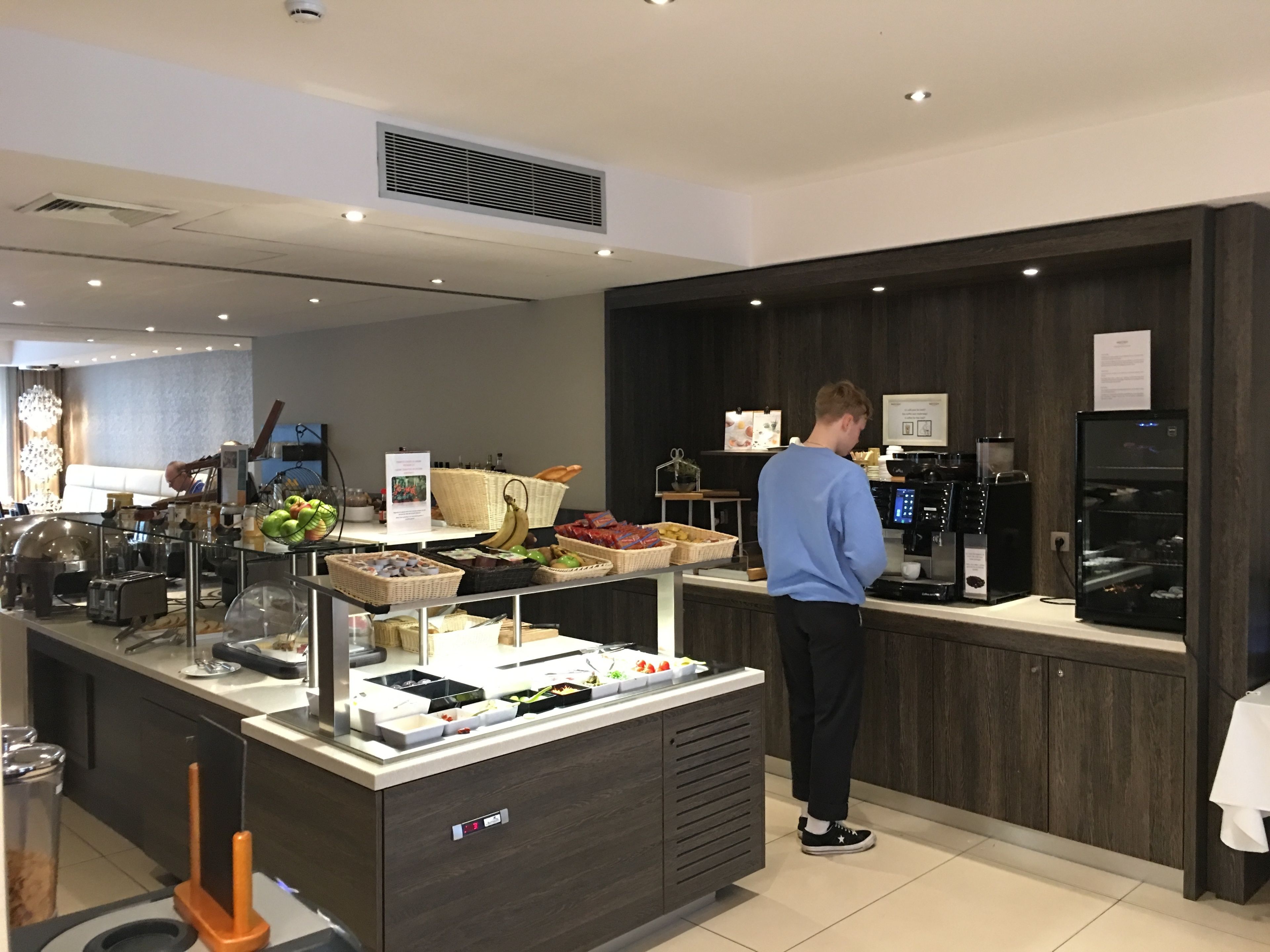 continental breakfast on weekends (eur 23 per person)