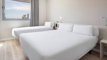 家庭客房 | 房內夾萬、書桌、遮光窗簾/窗簾、免費 Wi-Fi