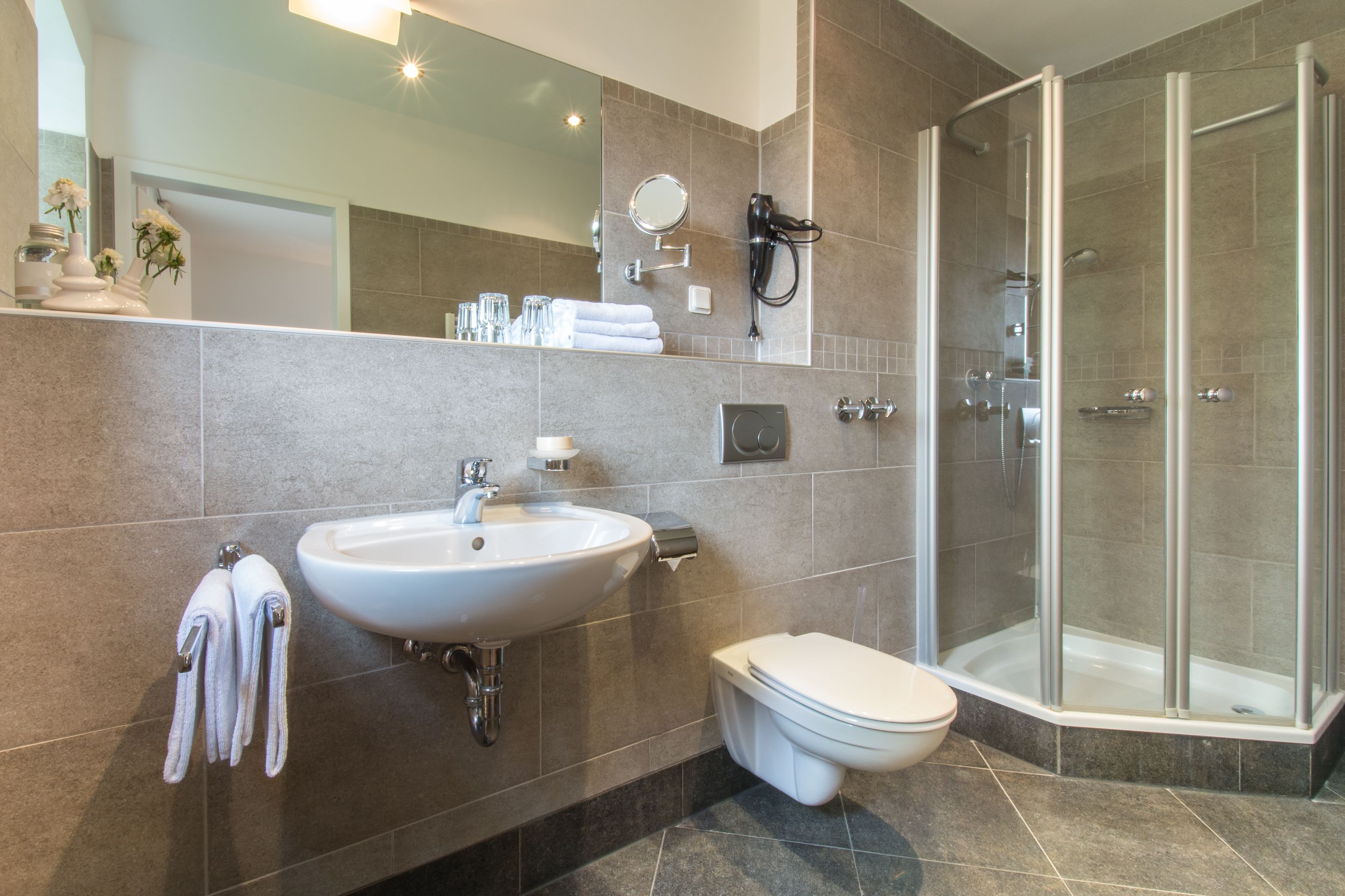 comfort double room | bathroom amenities | hair dryer, towels