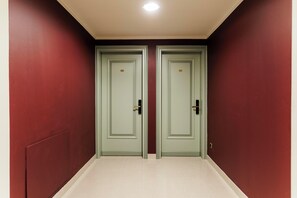 Interior entrance - HC Hotel Cremona Pilgrim's (Cicognolo)