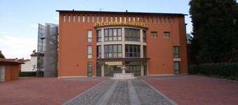 Pilgrim's Hotel