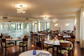 Breakfast area - HC Hotel Cremona Pilgrim's (Cicognolo)