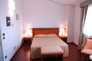 标准房 | 客房内保险箱、办公桌、免费 WiFi、轮椅无障碍