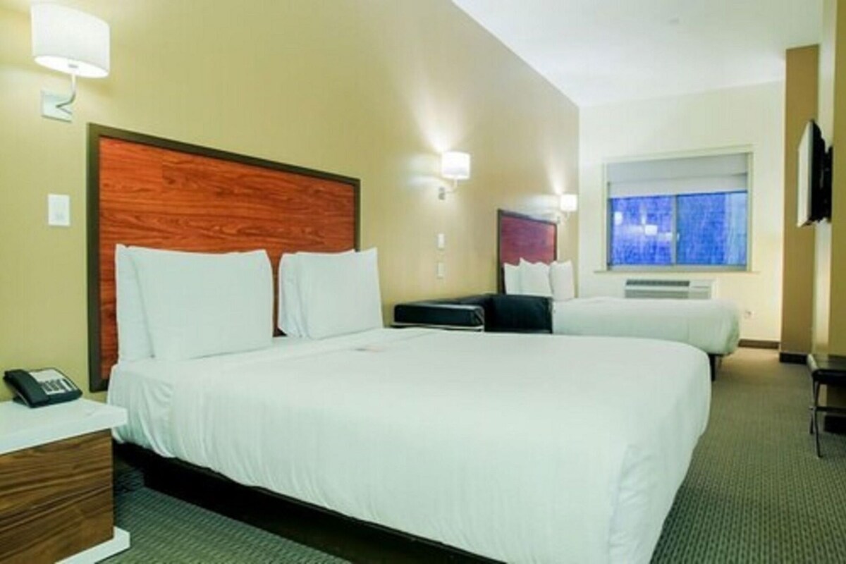 Premium bedding, in-room safe, soundproofing, iron/ironing board